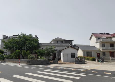 Longyou Tourist Center